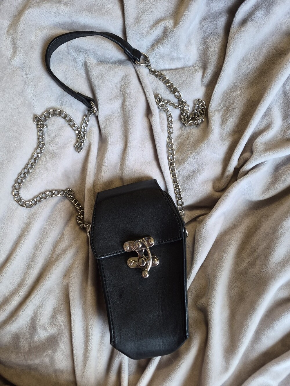 Black Coffin Cross Body Bag Faux Lether Silver Chain Women's